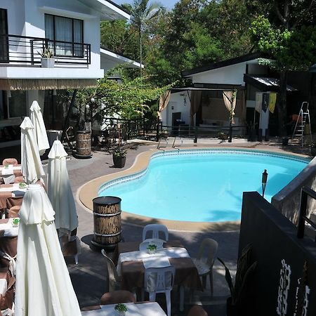Date & Dine Resort Antipolo Bagian luar foto