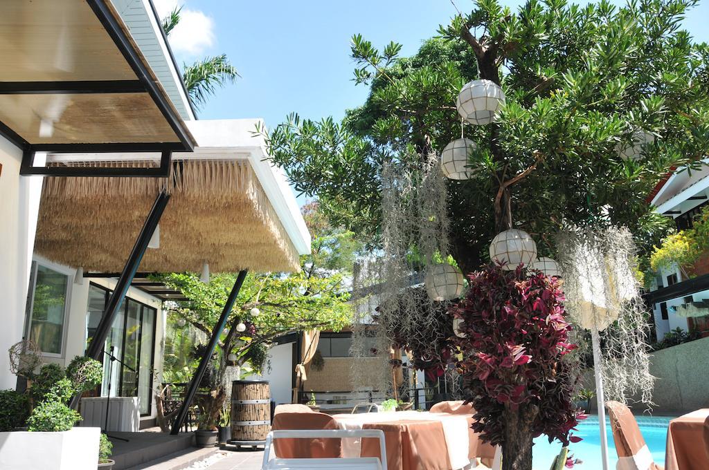 Date & Dine Resort Antipolo Bagian luar foto