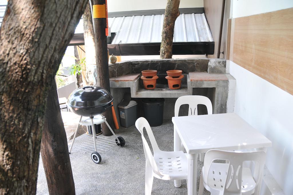 Date & Dine Resort Antipolo Bagian luar foto