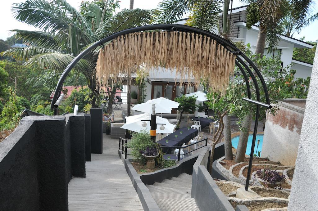 Date & Dine Resort Antipolo Bagian luar foto