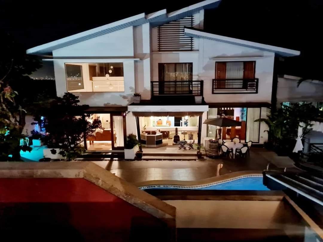 Date & Dine Resort Antipolo Bagian luar foto