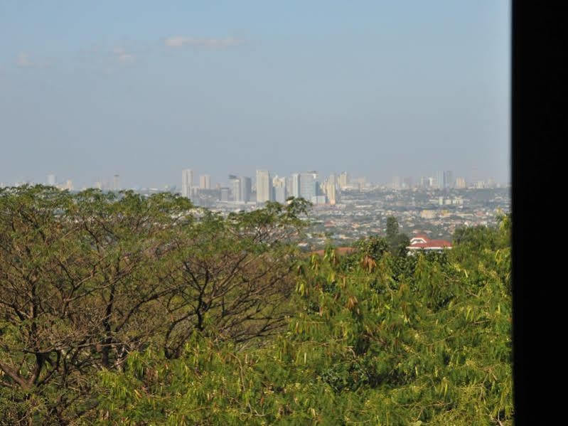 Date & Dine Resort Antipolo Bagian luar foto